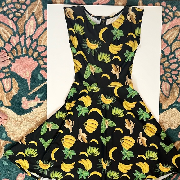 Banana dress- from Iceland, bananas, sleeveless stretchy material. Halloween - Picture 1 of 4